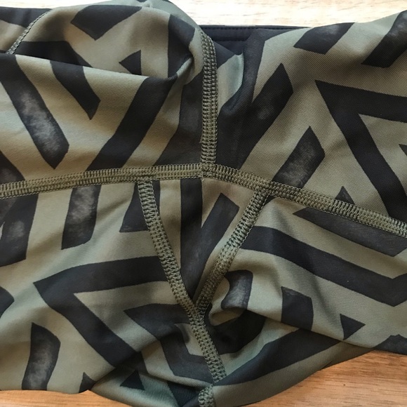 Lululemon Wunder Under Crop - Chevron Fatigue - Picture 7 of 8